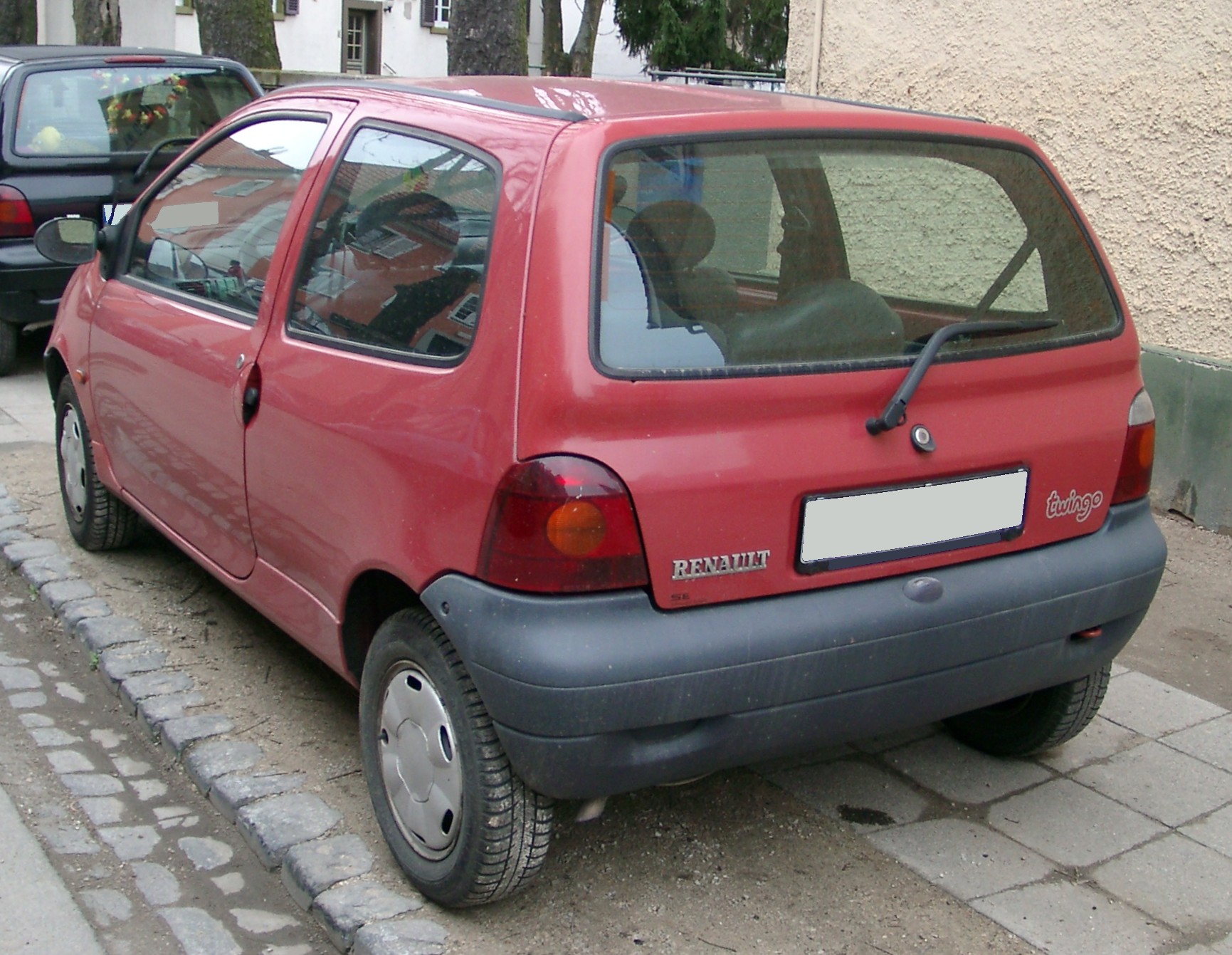 File:Renault Twingo II Phase I grau.JPG - Wikimedia Commons