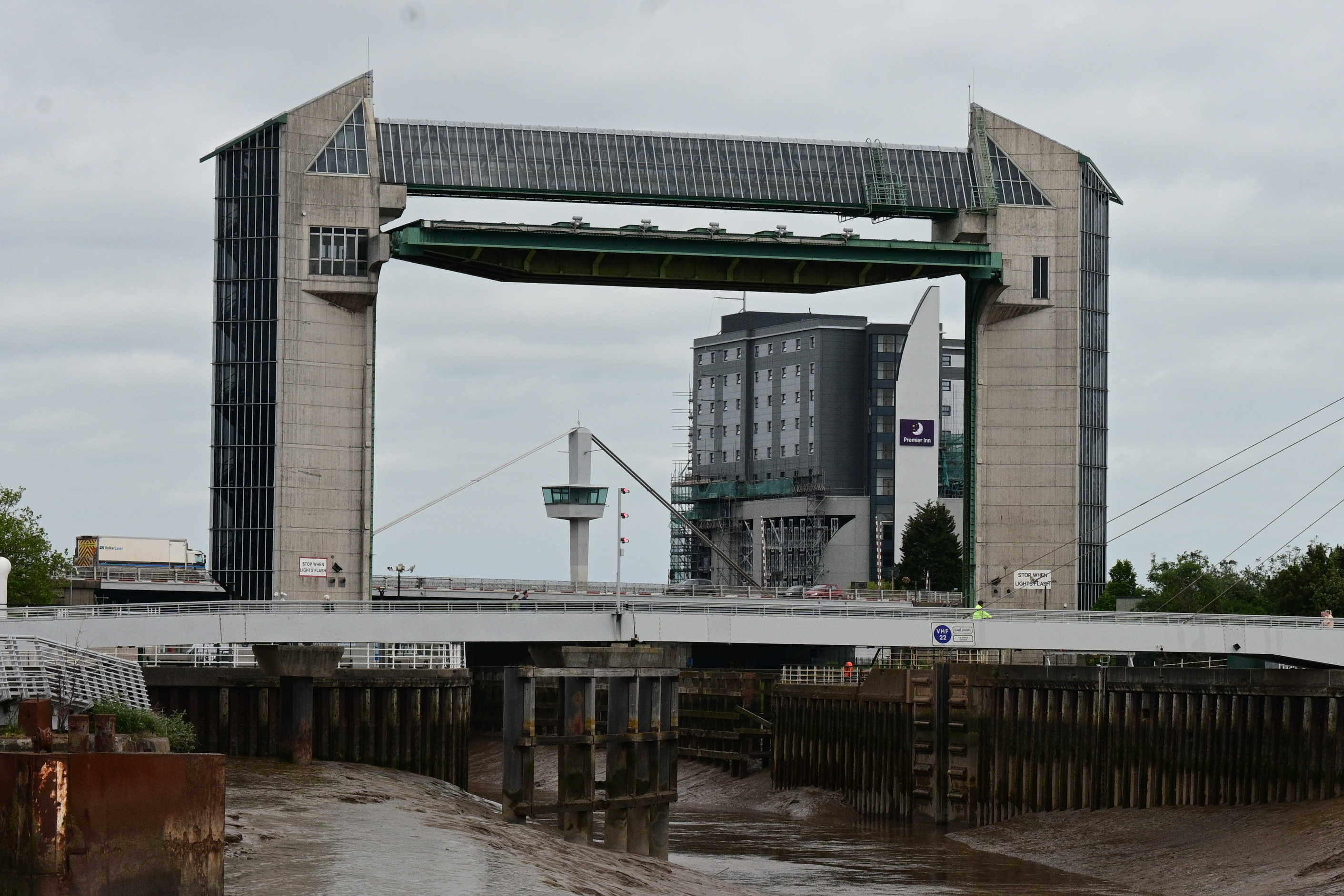 River Hull tidal surge barrier