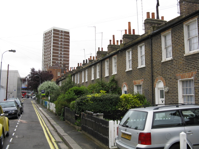 File:Shepherd's Bush Place - geograph.org.uk - 1326027.jpg