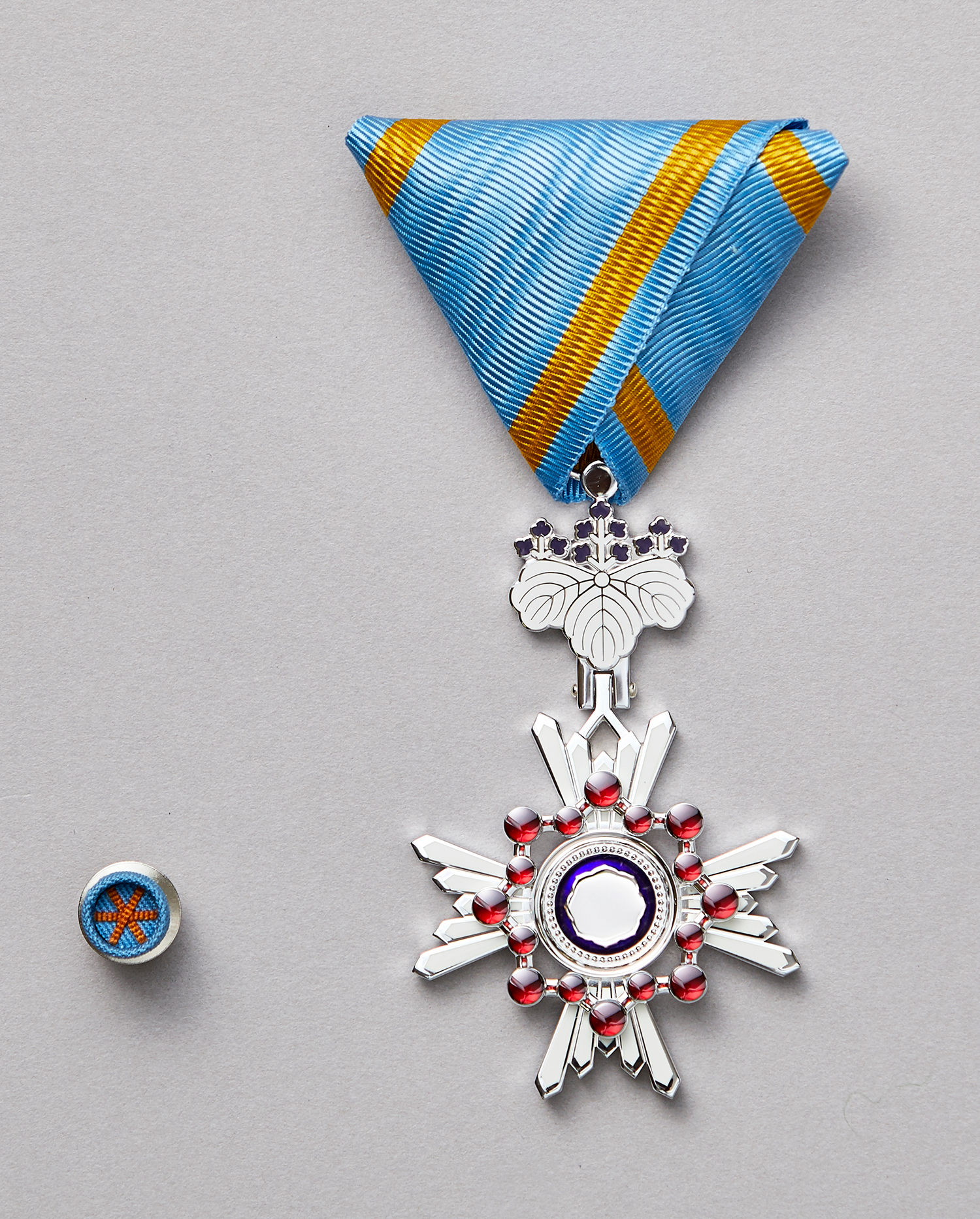 File:The Order of the Sacred Treasure, Silver Rays.png - 维基百科