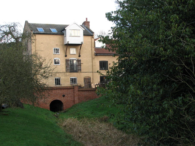 The former Bacton Wood Watermill - geograph.org.uk - 646568
