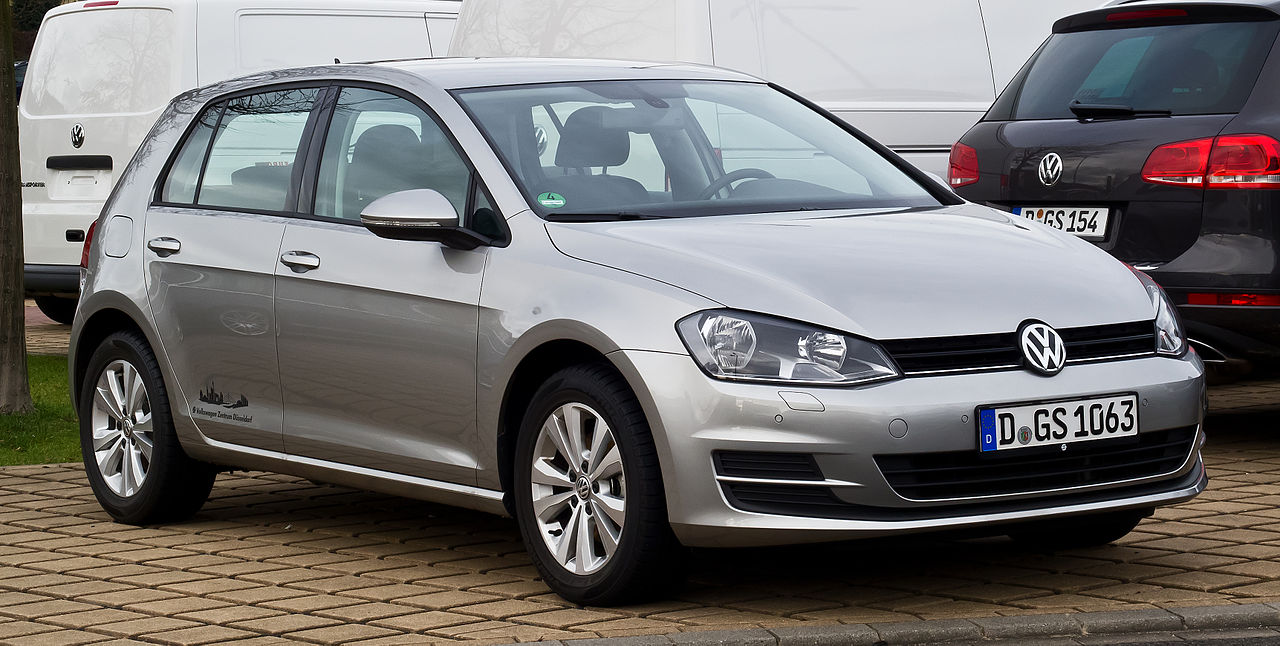 File:The rearview of Volkswagen GOLF VII VARIANT TSI Comfortline BLUEMOTION  TECHNOLOGY.JPG - Wikimedia Commons