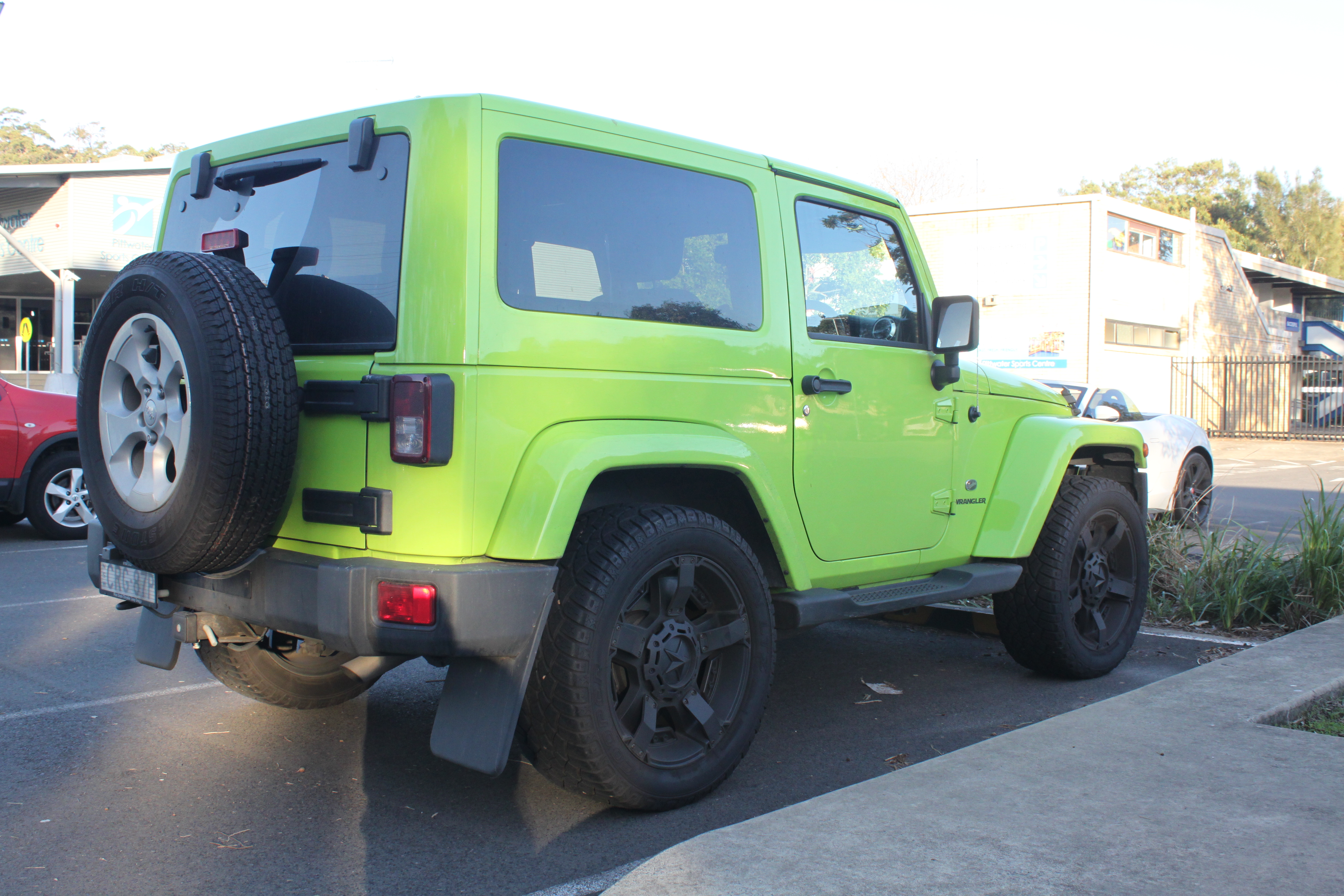 File:2013 Jeep Wrangler (JK) Overland 3-door hardtop (17194487677).jpg -  Wikimedia Commons