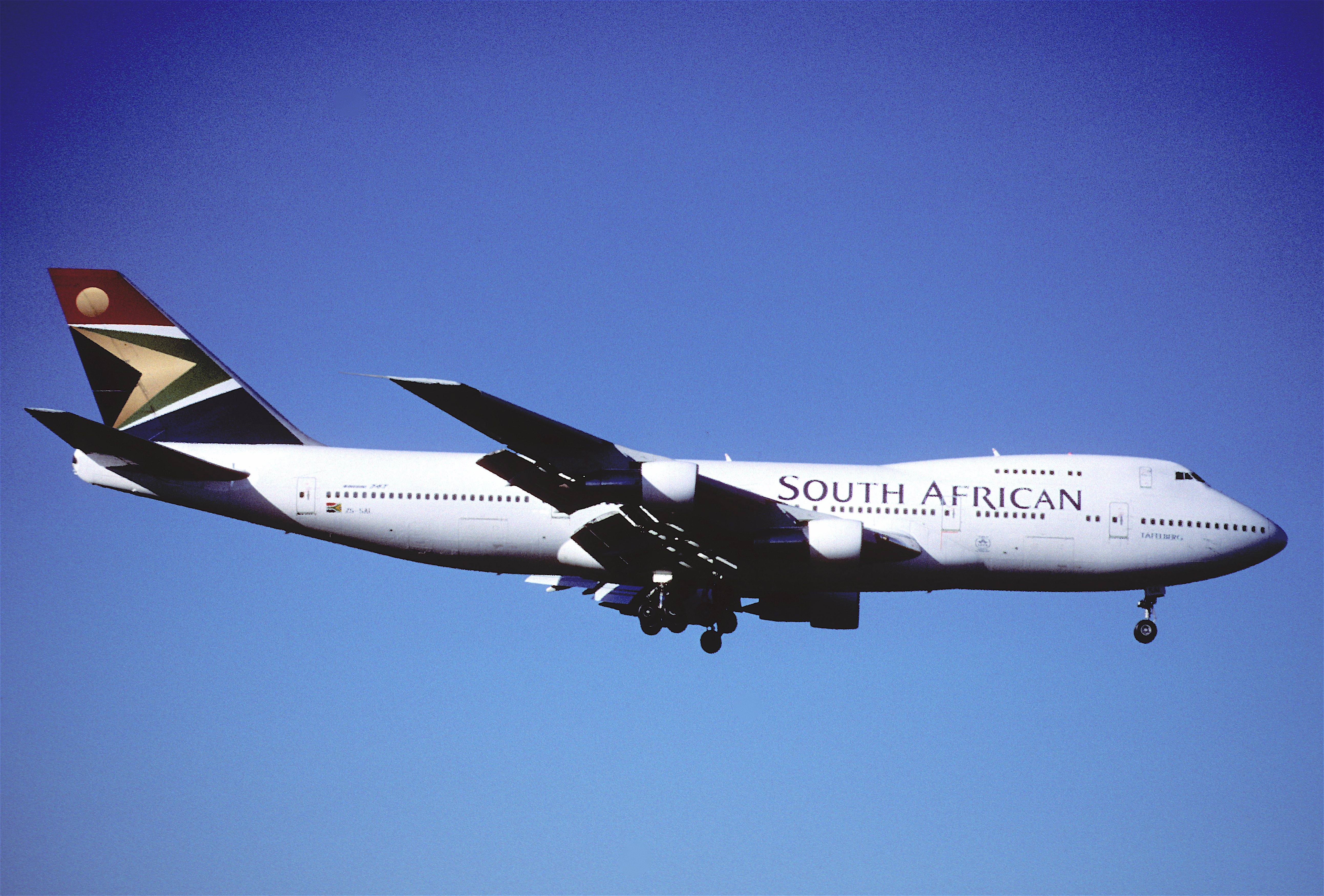 South African Airways 747-200. Paper South African 747. Paper model South African 747.