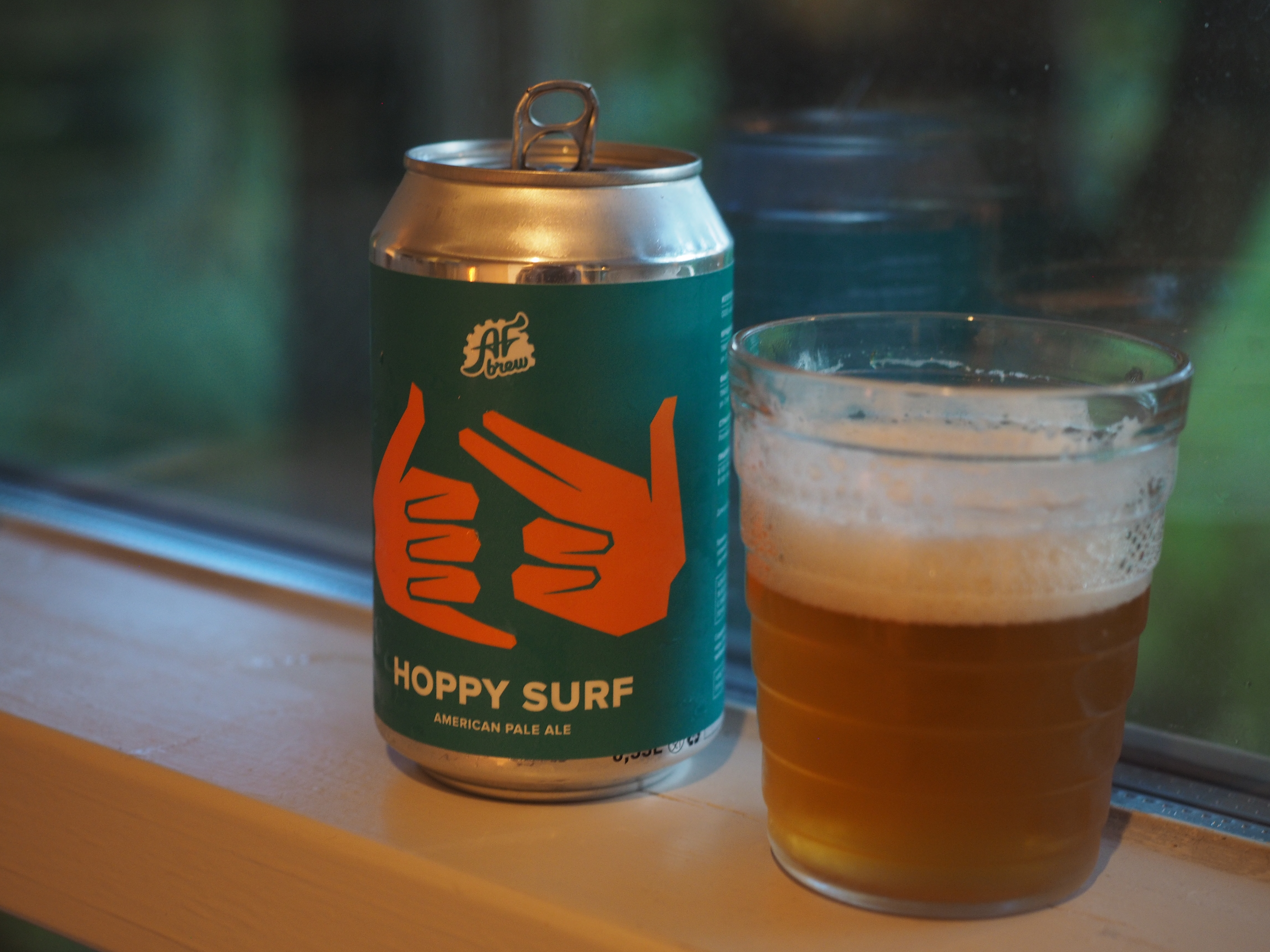 Хоппи хоппи скотч. Af Brew Hoppy Surf. Hoppy Surf пиво. Af Brew Hoppy Surf 0.33. Пиво АФ Брю Hoppy.