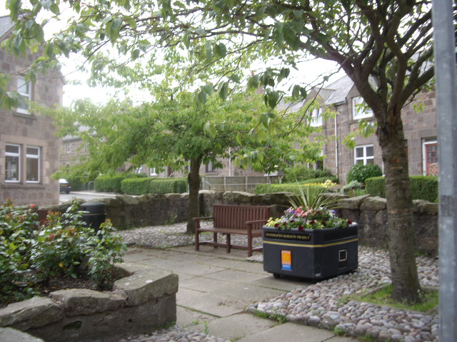 File:A public space in Stonehaven High Street - geograph.org.uk - 1371971.jpg