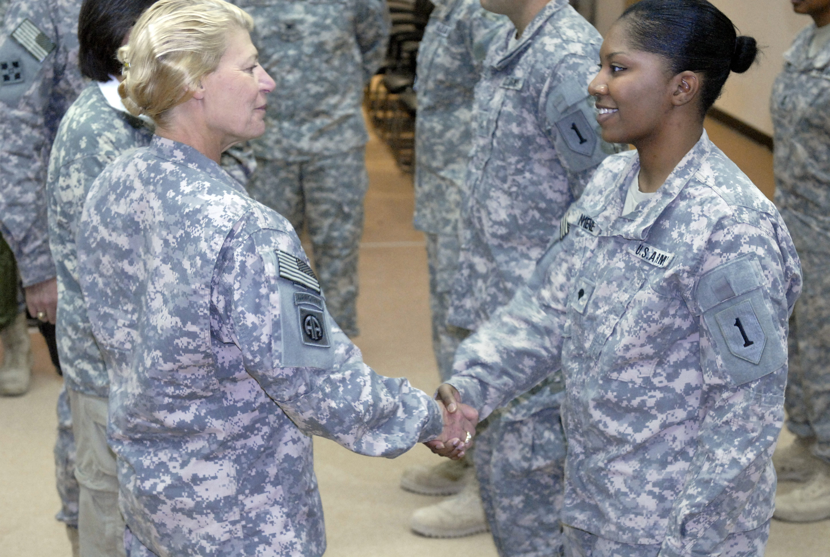 File:Army Materiel Command Chief, first female four-star general, visits  'Dagger' Brigade in Baghdad DVIDS458126.jpg - Wikimedia Commons