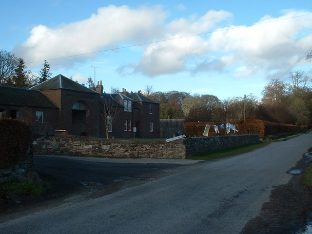 File:Balgersho Home Farm entrance - geograph.org.uk - 352709.jpg