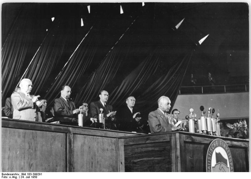 File:Bundesarchiv Bild 183-S99291, Berlin, III. SED-Parteitag.jpg