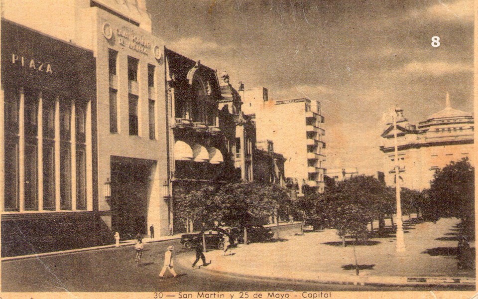 Calle San Martín y la Plaza Indepedencia de San Miguel de Tucumán hacia el año 1956