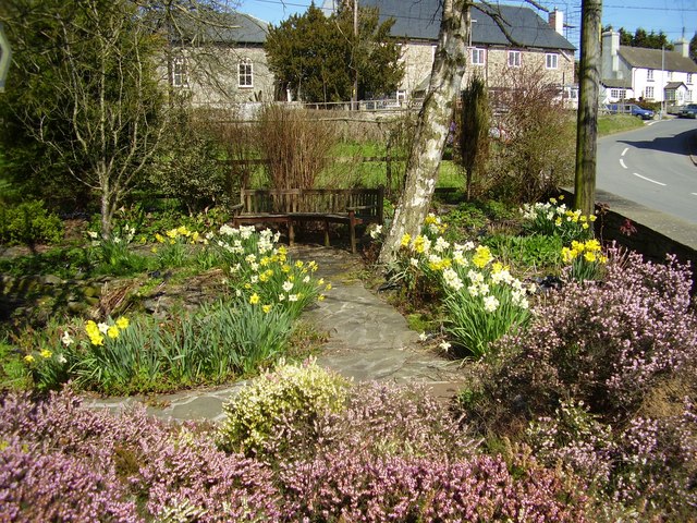 File:Community seating area Painscastle - geograph.org.uk - 1012444.jpg