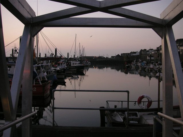 File:Down to the new jetties - geograph.org.uk - 549311.jpg