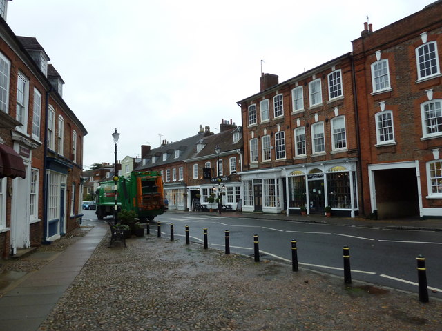 File:Dustcart in Bedford Street - geograph.org.uk - 2594020.jpg