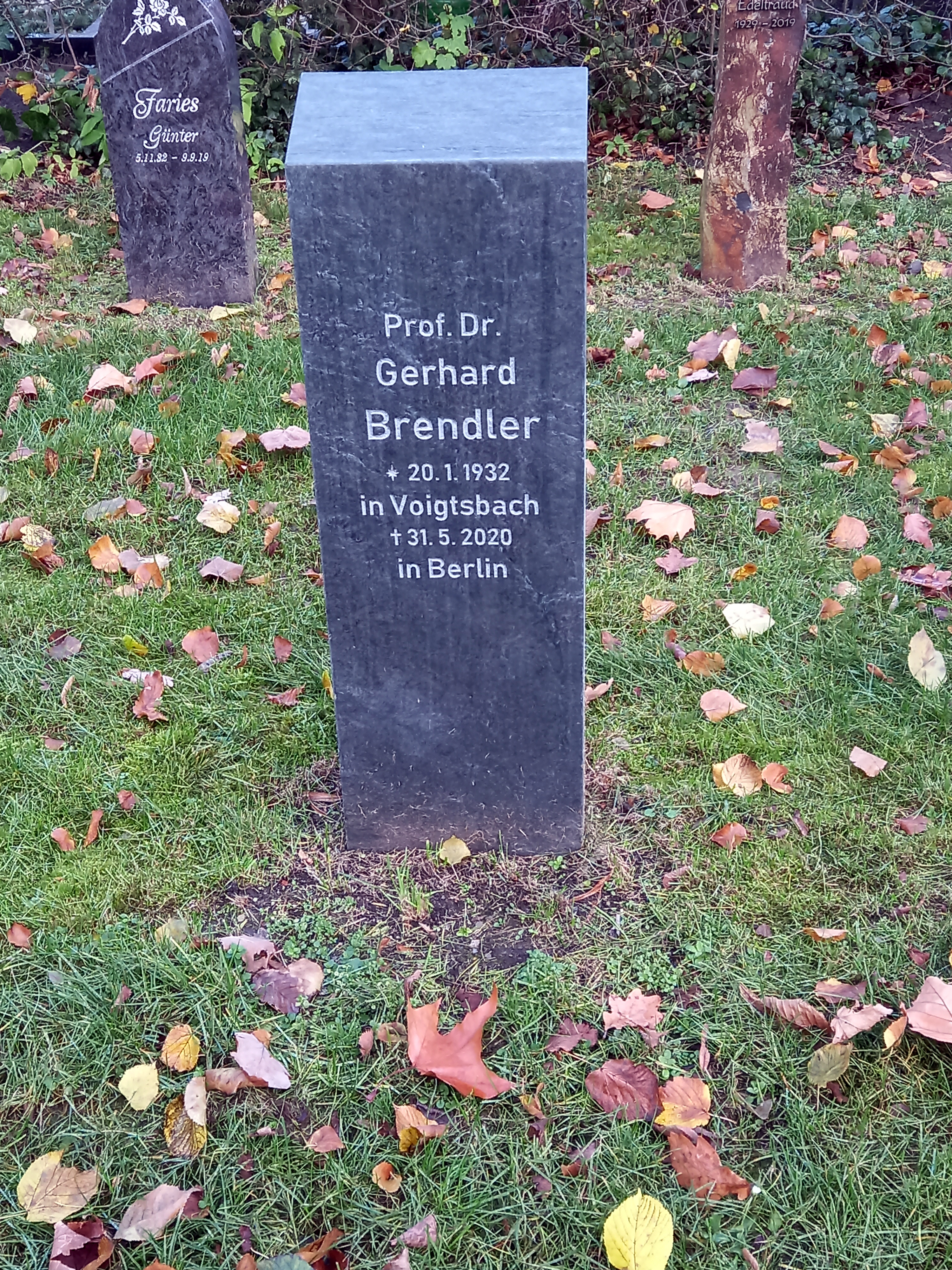 Das Grab von Gerhard Brendler auf dem [[Friedhof Pankow III