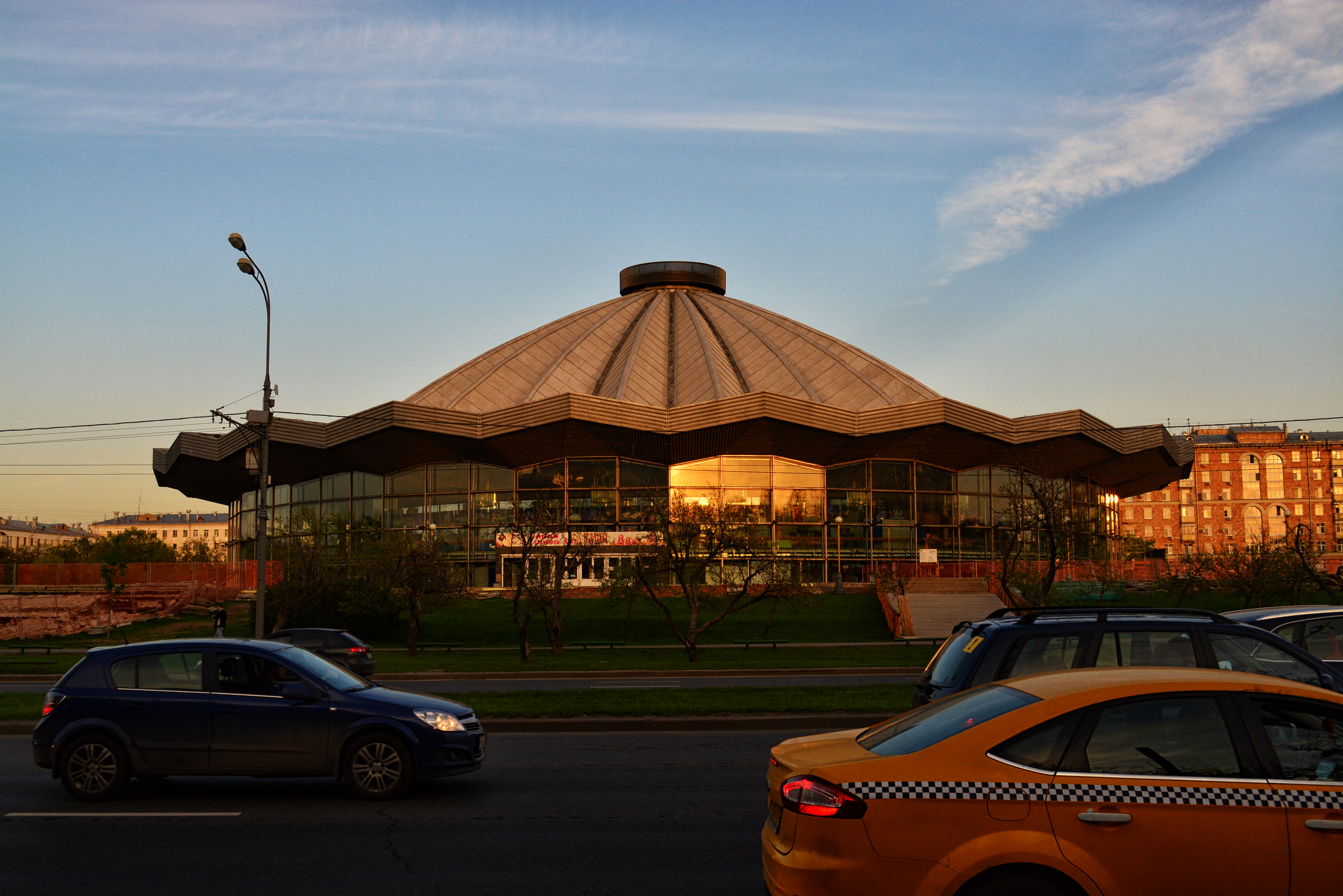 здание цирка в москве фотографии