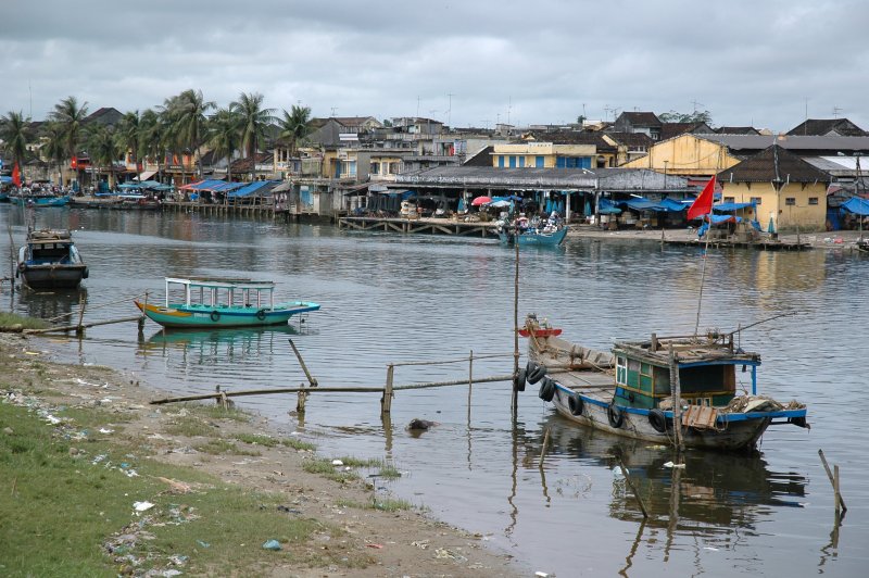 File:HoiAn Riverside.JPG