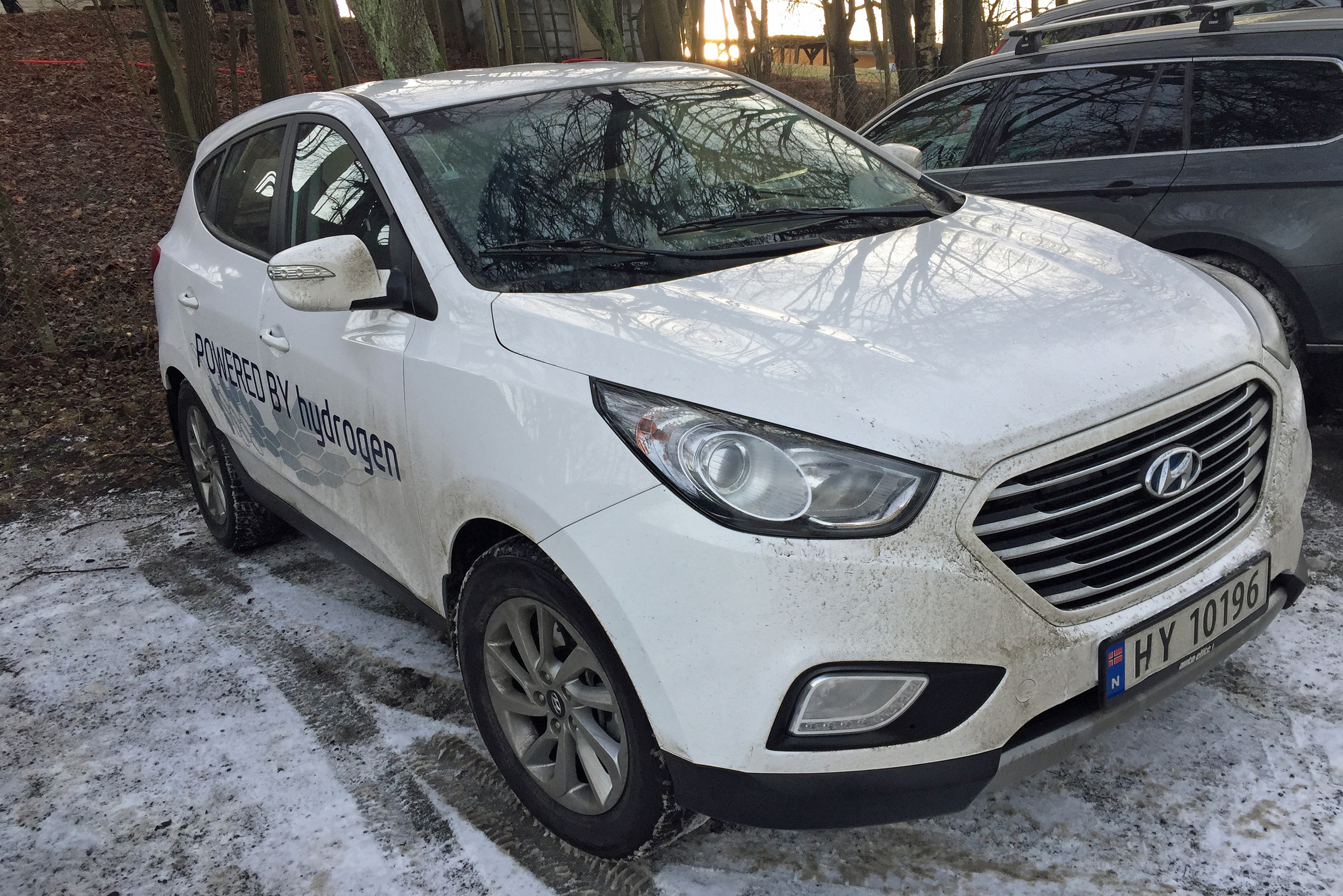 Hyundai Tucson ix35 Hydrogen Fuel-Cell Electric Vehicle