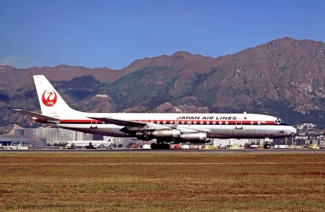 ファイル:Japan Airlines Douglas DC-8-33 JA8006.jpg - Wikipedia