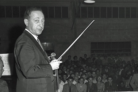 Heifetz in 1953
