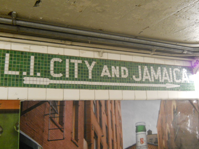 File:Long Island City & Jamaica Directional Tile.JPG