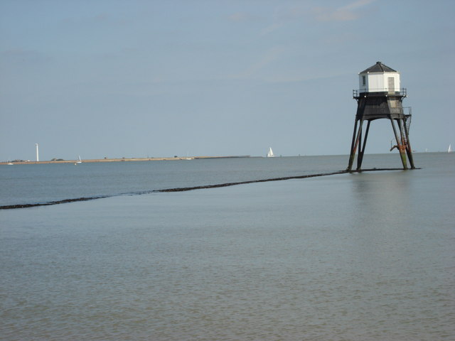 File:Offshore Lighthouse, Dovercourt - geograph.org.uk - 542094.jpg