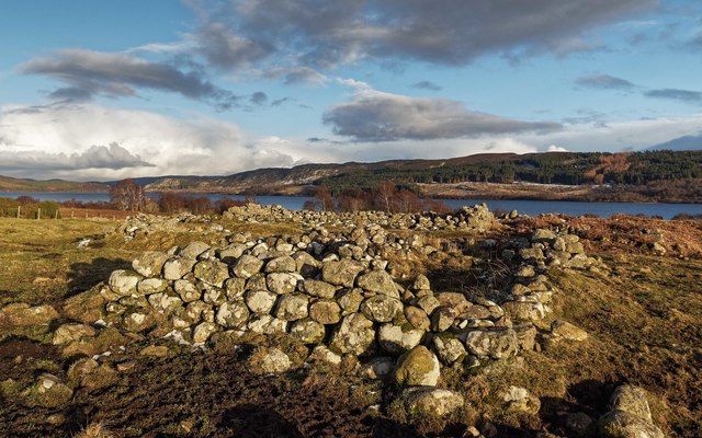 Old Township above Loch Duntelchaig - geograph.org.uk - 5315041