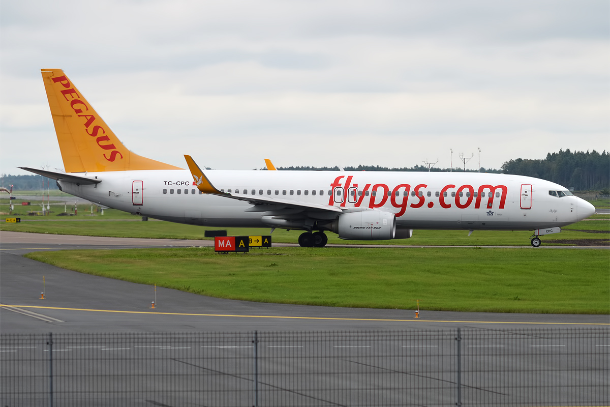 Сайт пегасус авиакомпания на русском купить. Boeing 737 Pegasus Airlines. Боинг 737-800 Pegasus Airlines. Boeing 737-82r. Pegasus Airlines 2 самолета Boeing 737-400.