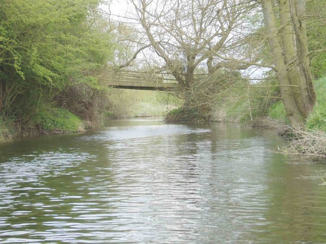 File:Rickety bridge.jpg - Wikimedia Commons