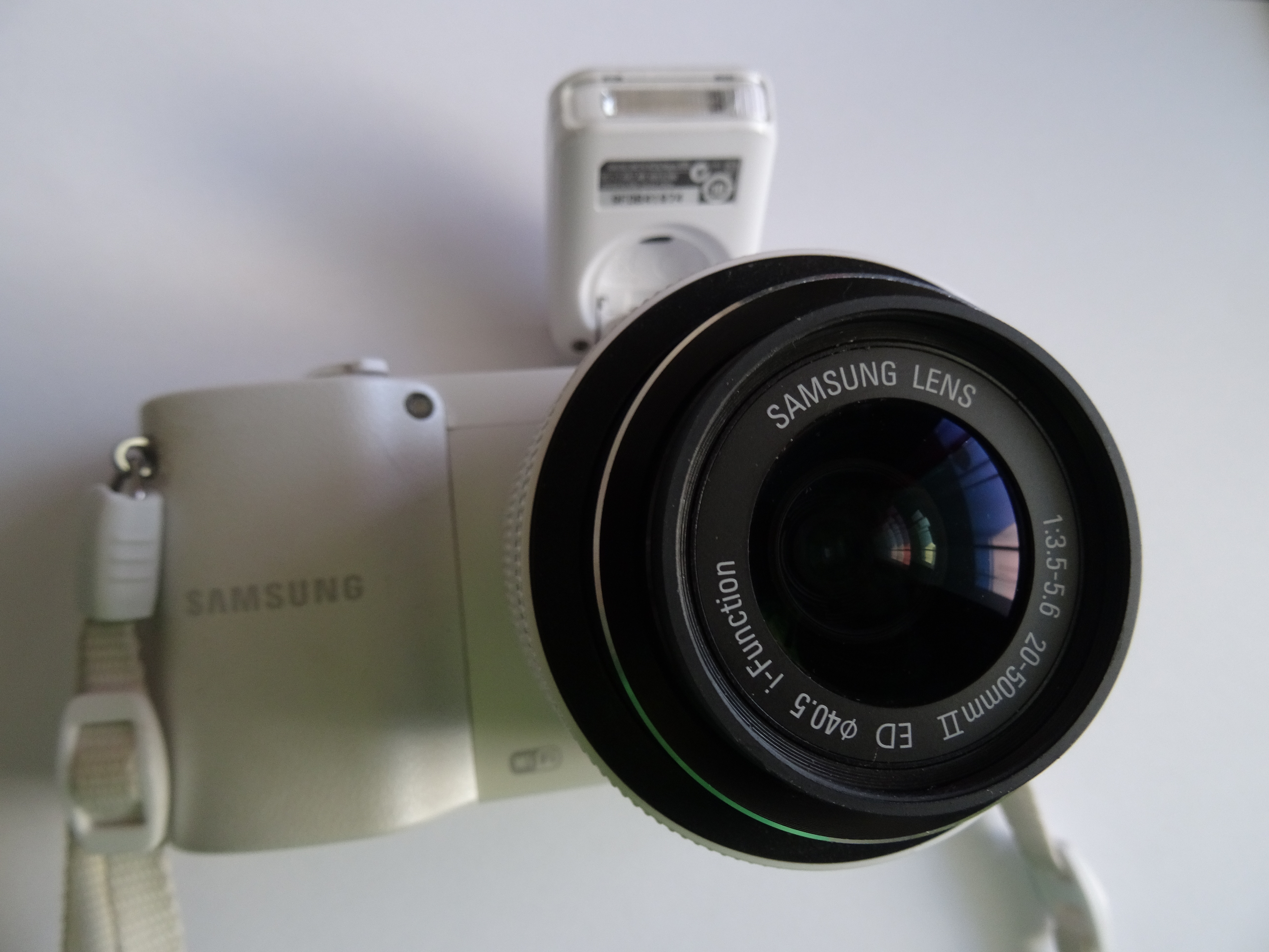 Samsung nx1100