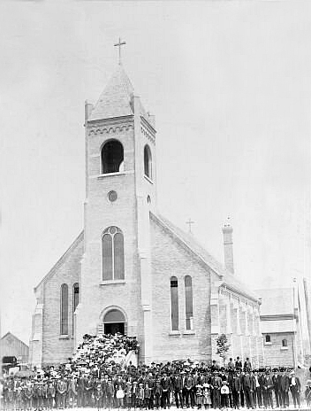 File:Sacred Heart Roman Catholic Church - Kenilworth, Ontario (circa 1903).jpg