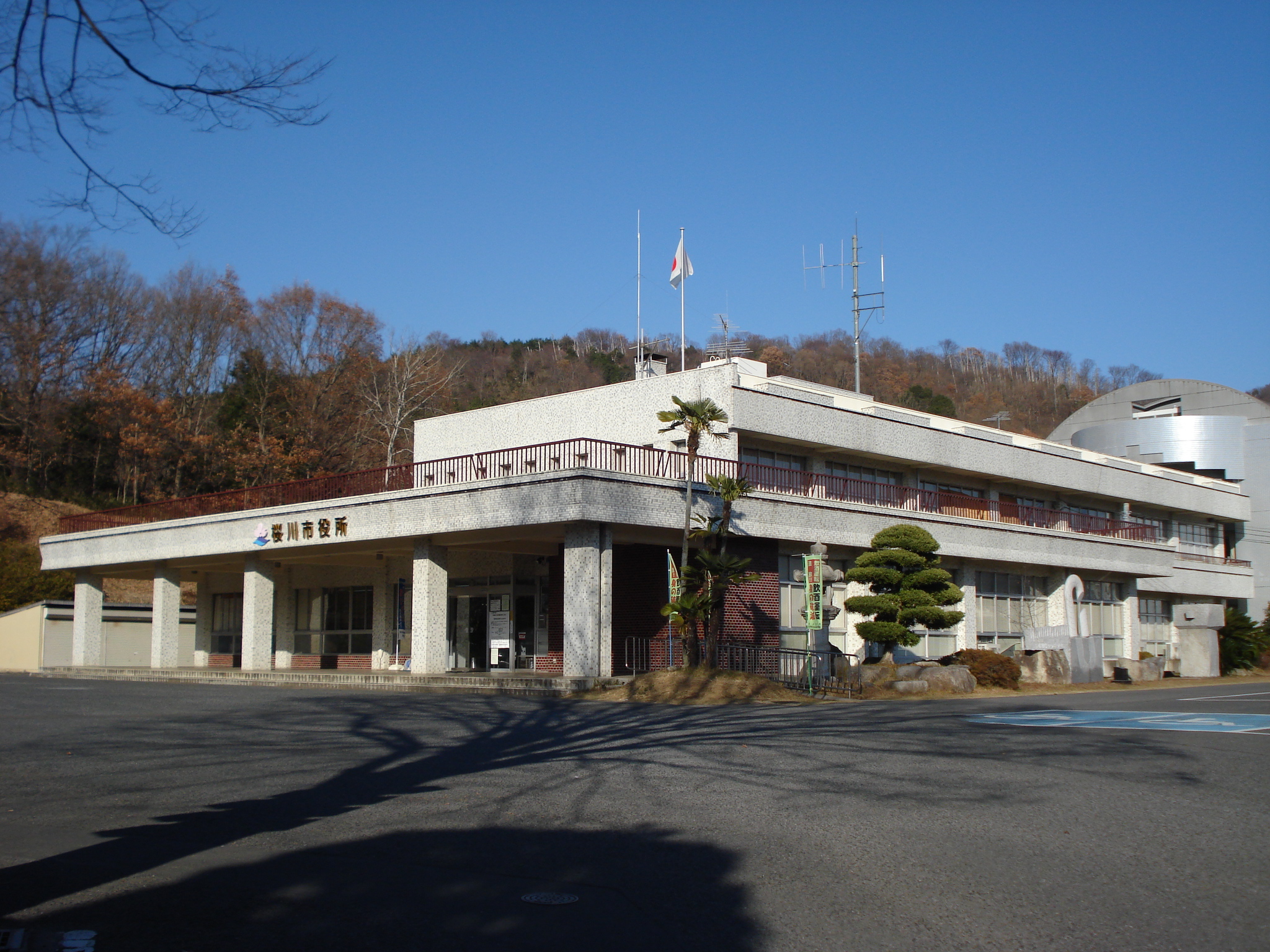 ファイル Sakuragawa City Hall Yamato Building Jpg Wikipedia