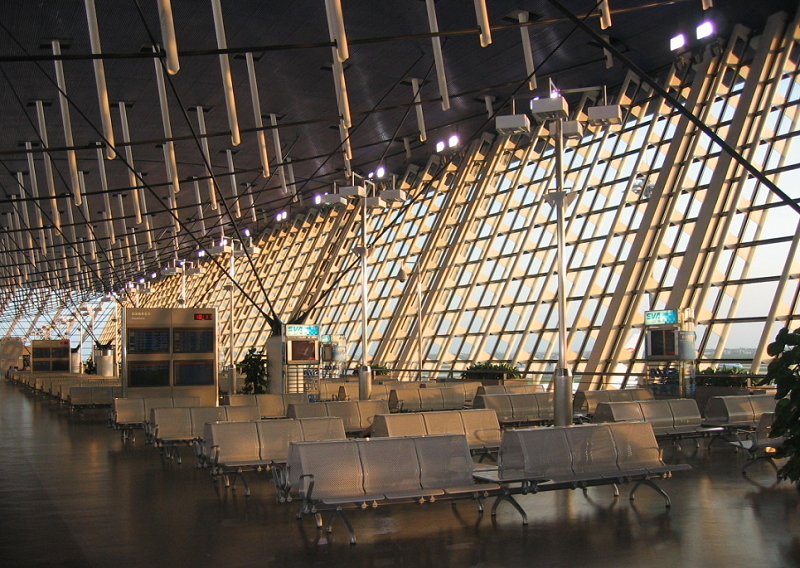 File:Shanghai Pudong International Airport Interior.jpg