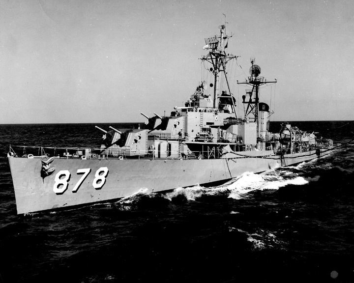 File:USS Vesole (DD-878) underway in the Mediterranean Sea, in 1952.jpg