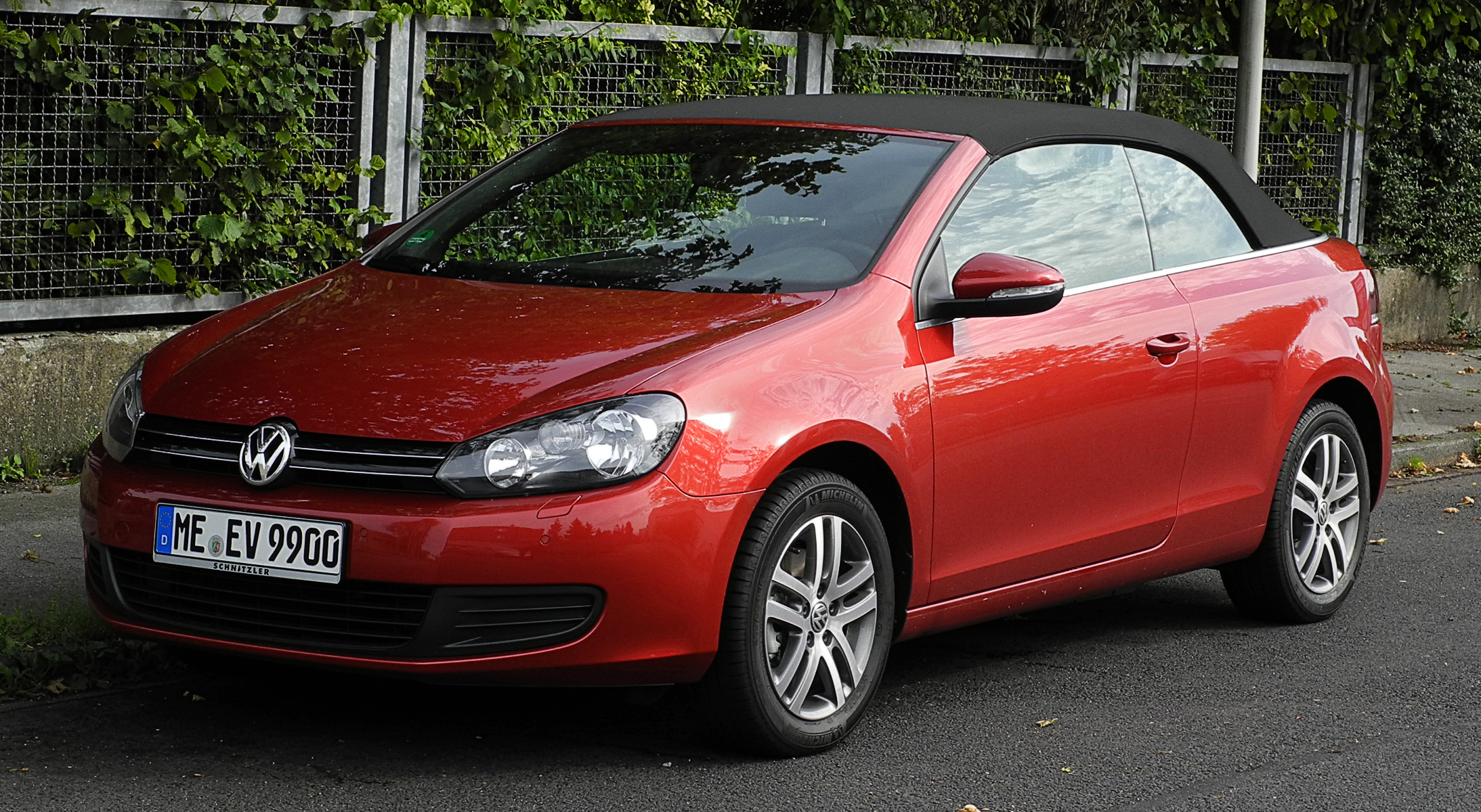 File:VW Golf Cabriolet (VI) – Frontansicht, 10. September ...