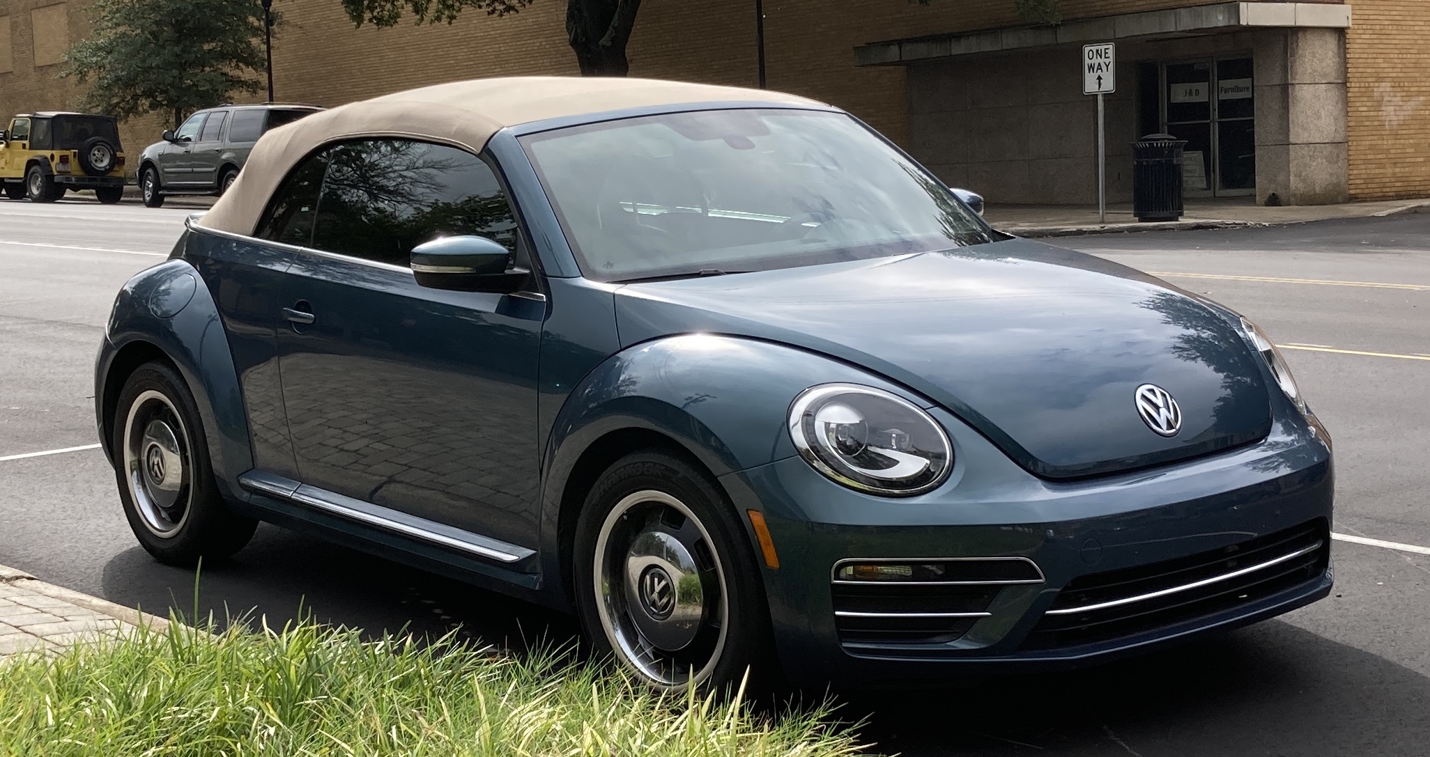 Volkswagen New Beetle 2013