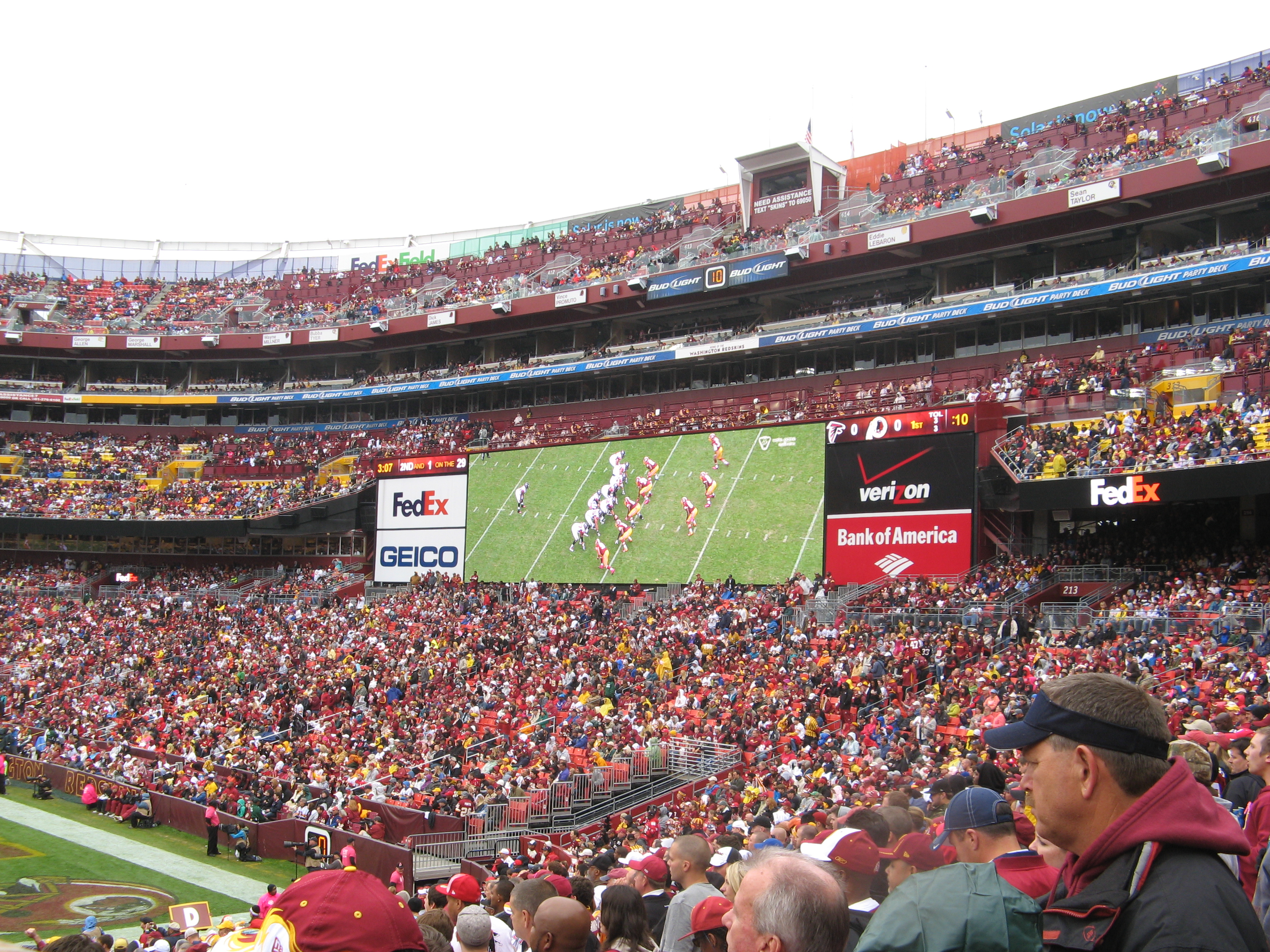 File:Washington Redskins Vs Atlanta Falcons 07.10.2012 FedEx 019.JPG -  Wikimedia Commons