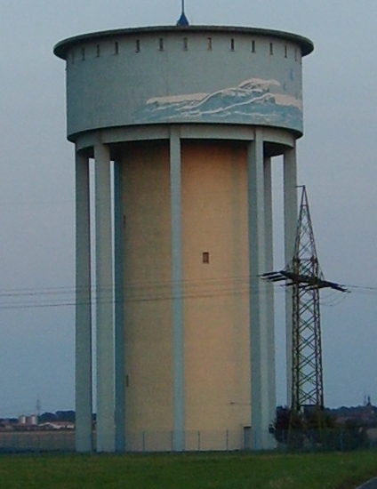 File:WasserturmGröditz (cropped).JPG