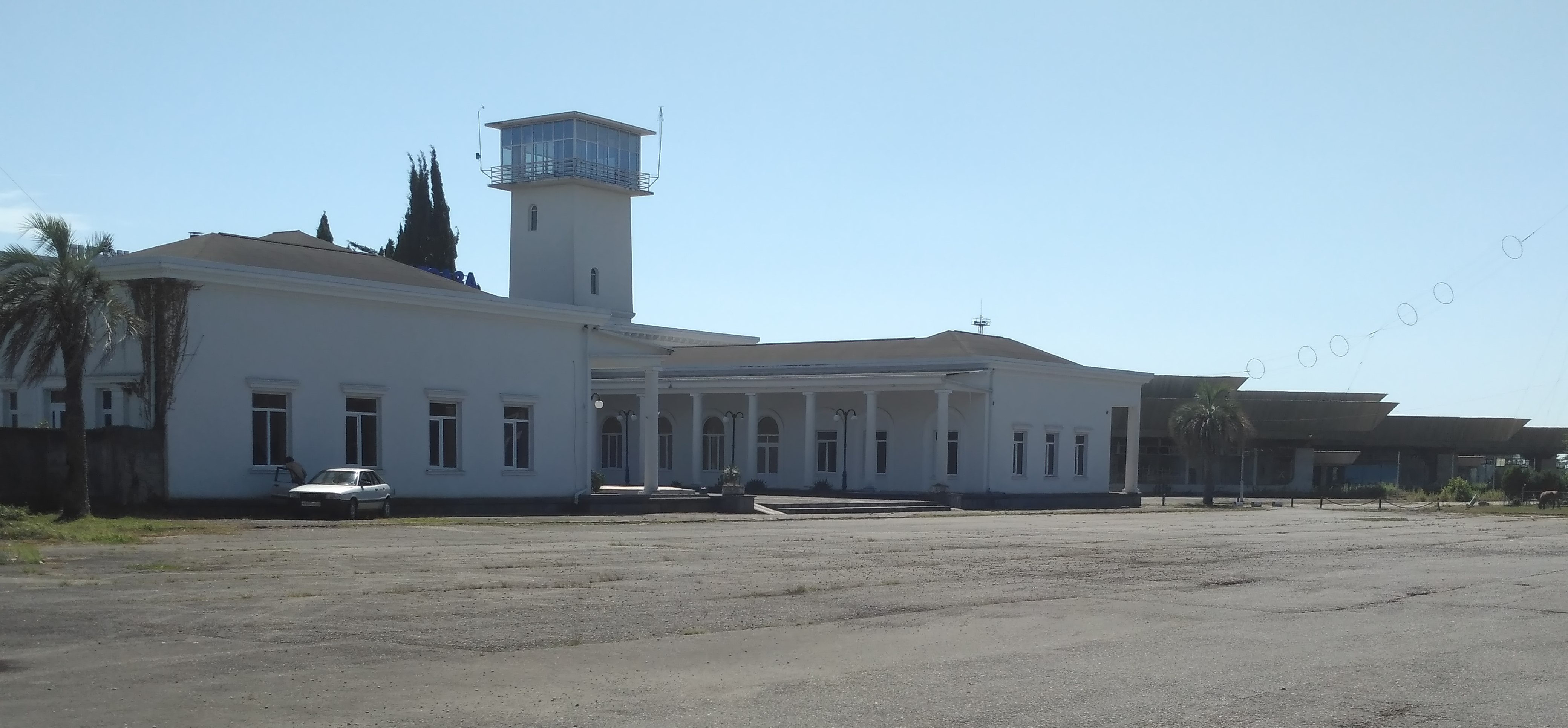 Сухумский аэропорт. Аэропорт Бабушара Абхазия. Сухум аэродром Бабушара. Международный аэропорт Абхазия Сухумский им. Аэропорт в Сухуми Абхазия.