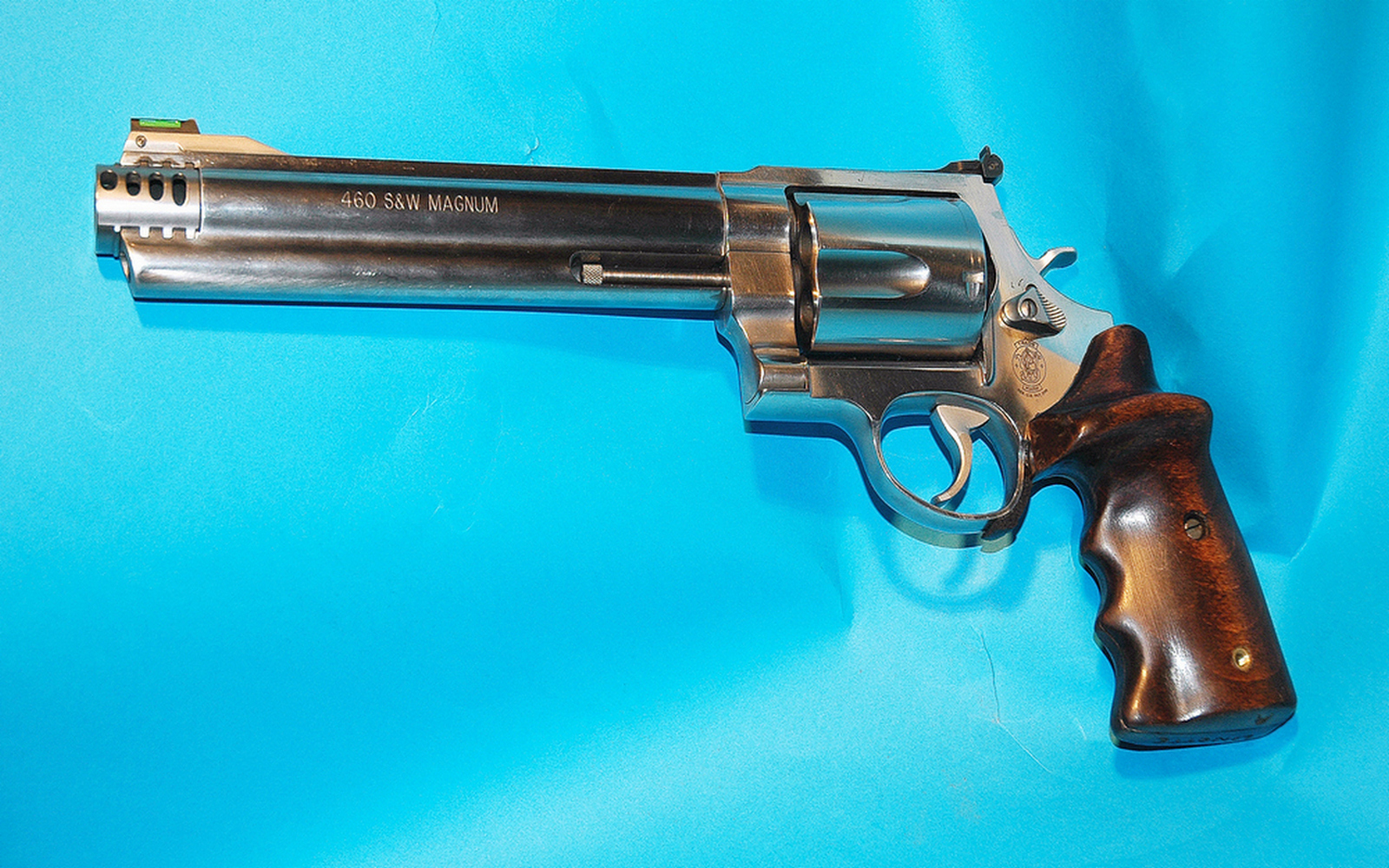 Smith & Wesson Model 460 - Wikipedia