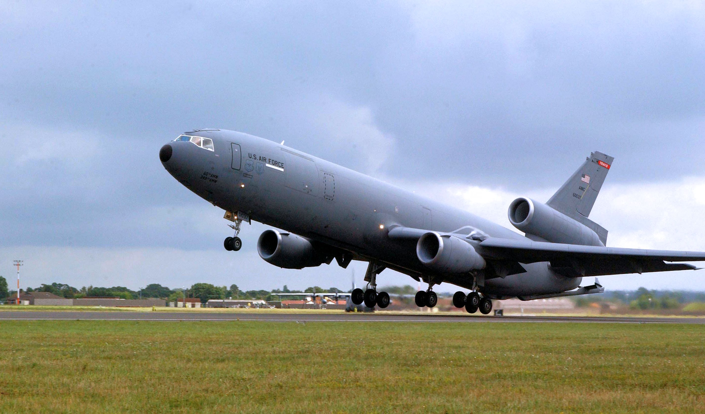 File:60th Air Mobility Wing - McDonnell Douglas KC-10A Extender 86 