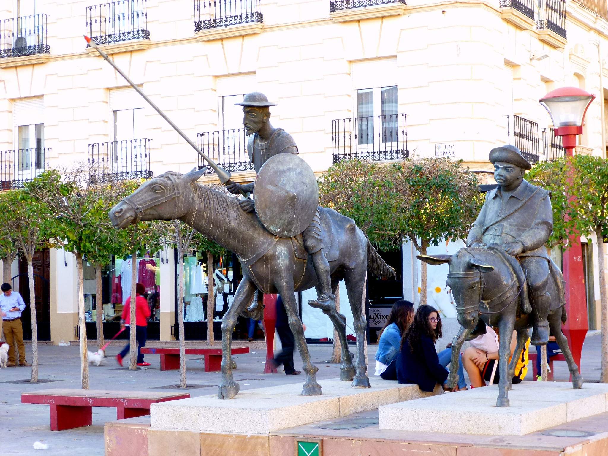 File Alcazar De San Juan Monumento A Don Quijote Y Sancho Panza 01 Jpg Wikimedia Commons