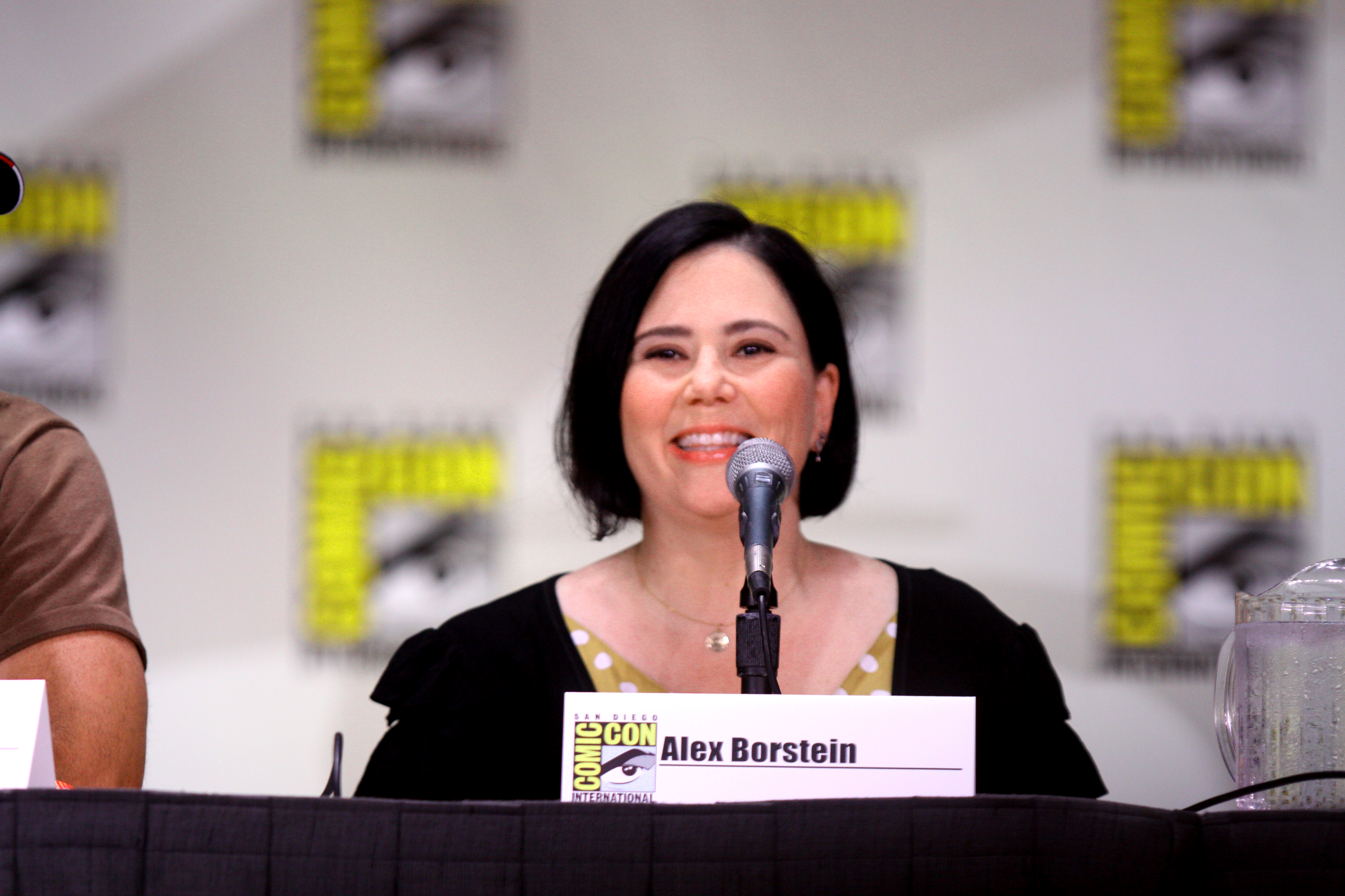 Alex borstein ethnicity