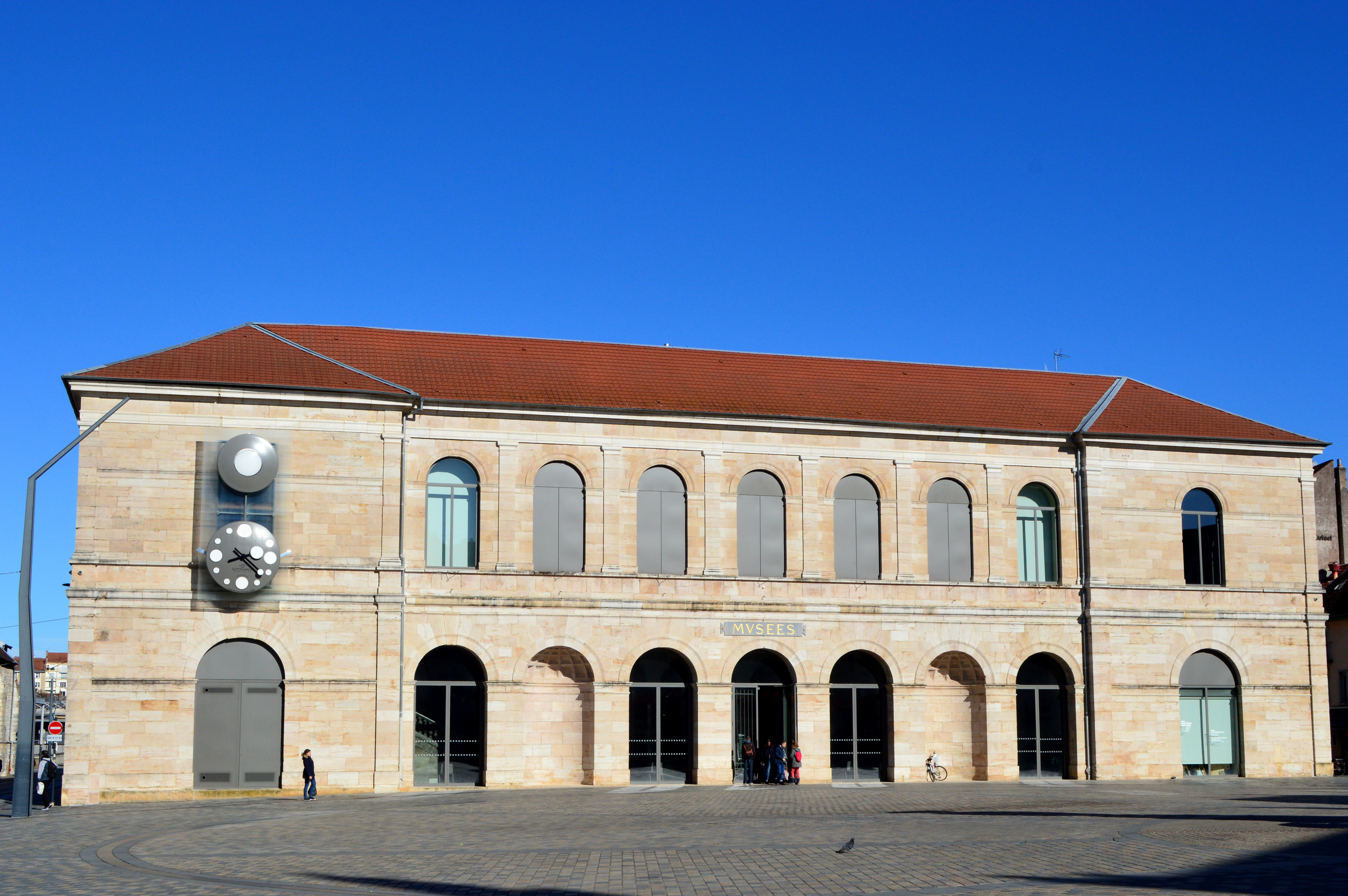 File:Besançon, le musée des Beaux-Arts et d'Archéologie (2).jpg - Wikimedia  Commons