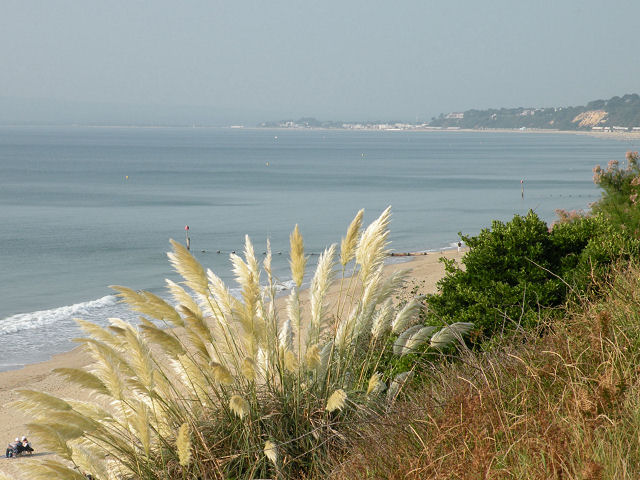 File:Bournemouth Bay - geograph.org.uk - 1504692.jpg