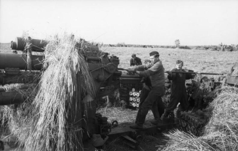 File:Bundesarchiv Bild 101I-455-0007-26, Russland, Luftwaffensoldaten an Flak-Geschütz.jpg