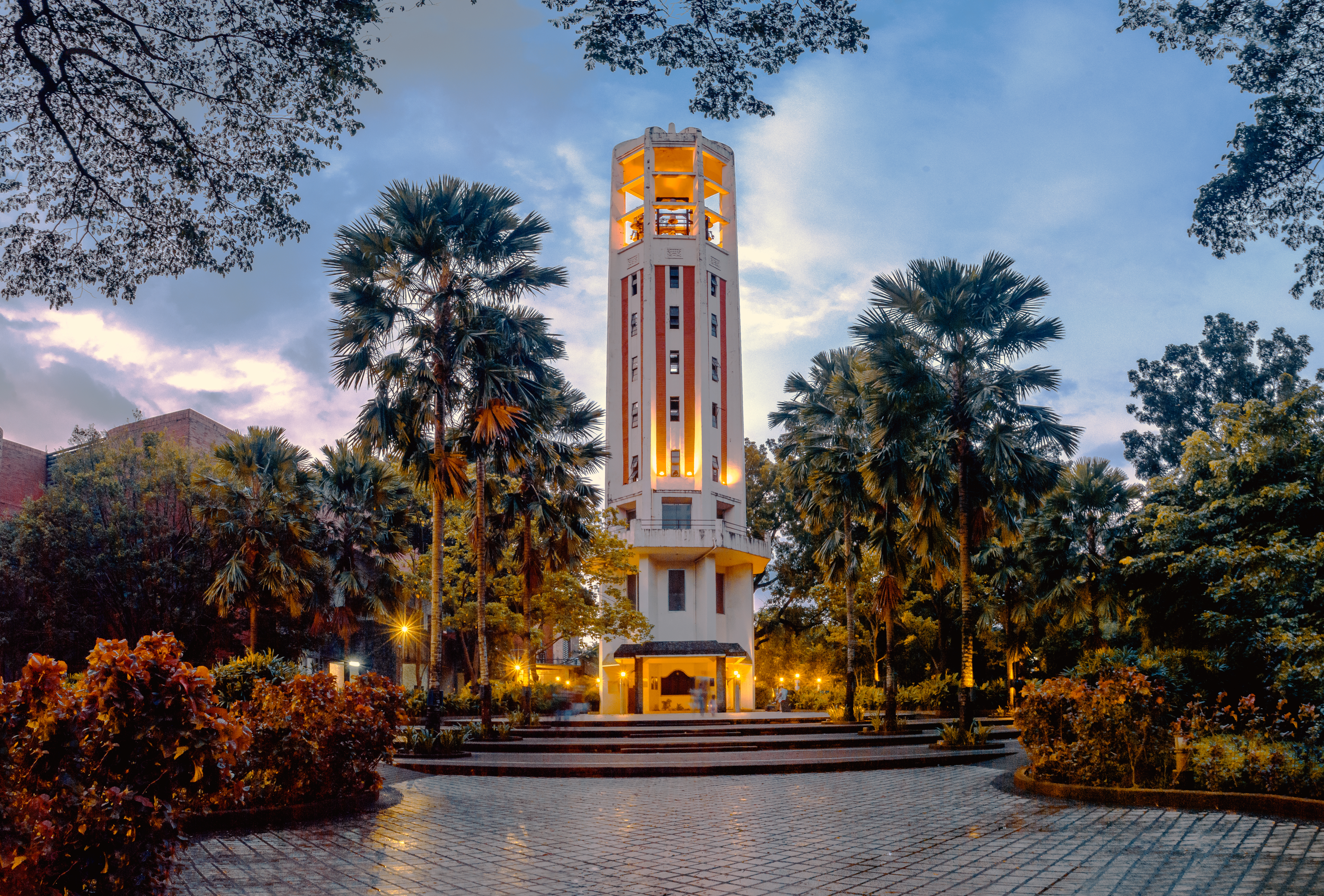 Carillon Tower UP Diliman.jpg