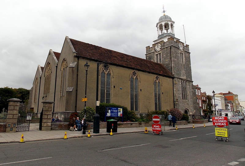 File:Church of St Thomas, Lymington (geograph 4188117).jpg