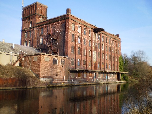 File:Disused Warehouse - geograph.org.uk - 1114538.jpg