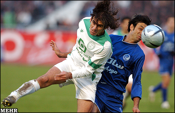 File:Esteghlal FC vs Pas FC, 6 January 2006 - 05.jpg