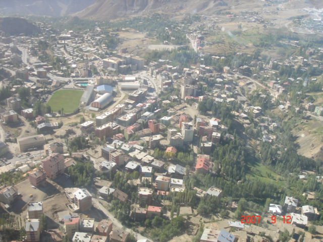 File:Hakkari...Şehir.. - panoramio.jpg